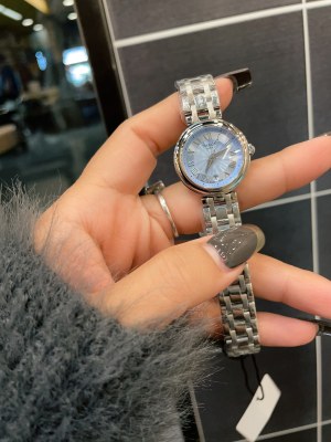 Watches Tissot 322500 size:26 mm