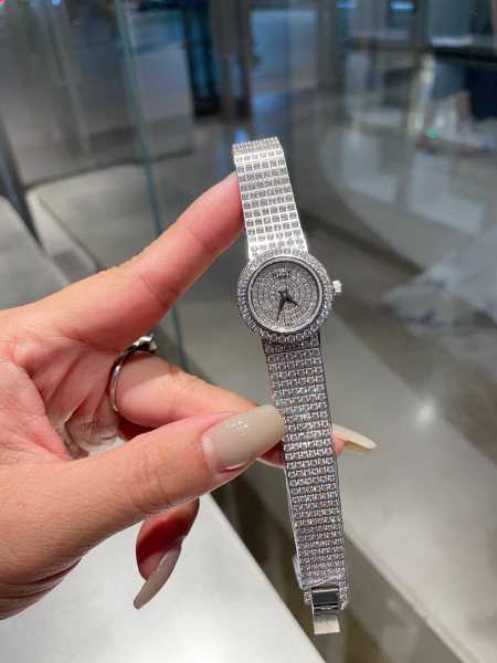 Watches PIAGET 322752 size:20*7/23*7 mm