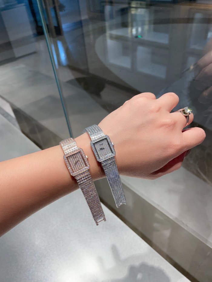 Watches PIAGET 322751 size:20*7/23*7 mm