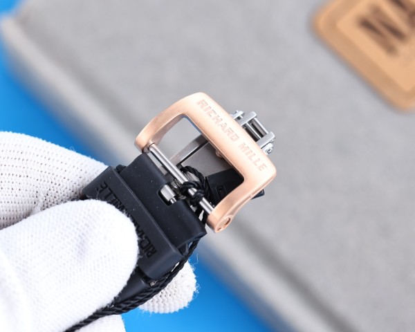  Watches Richard Mille 322504 size:52*43*14 mm