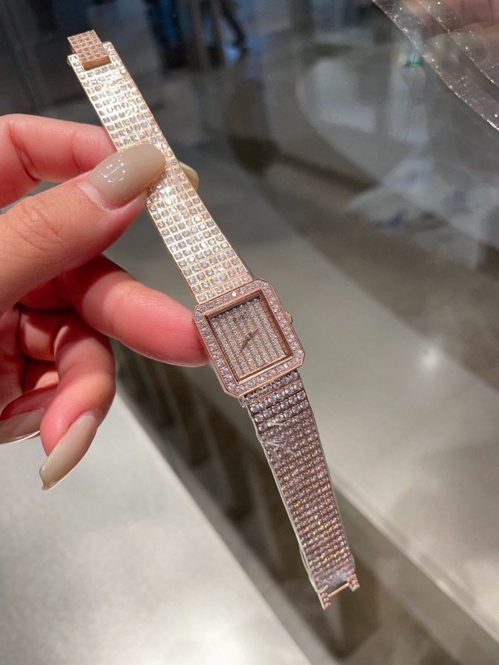 Watches PIAGET 322751 size:20*7/23*7 mm