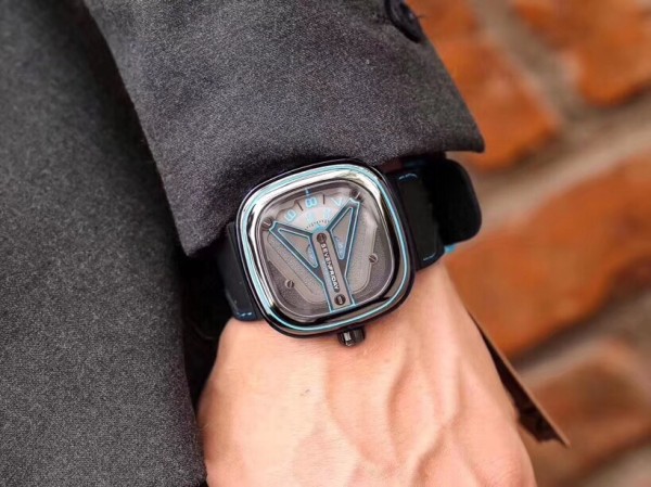  Watches Seven Friday 322772 size:47*13 mm