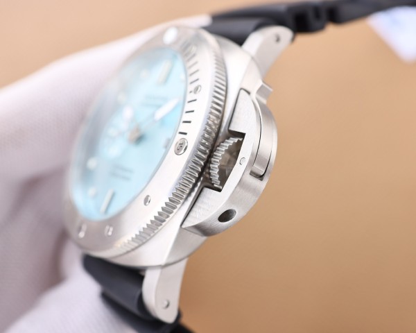 PANERAI SUBMERSIBLE Collection Automatic Mechanical Movement 300 meter Water Resistance Men's Watch 42mm