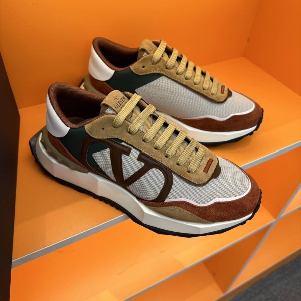 Valentino Garavani Vlogo Pace low-top sneaker in split leather, fabric and calfskin