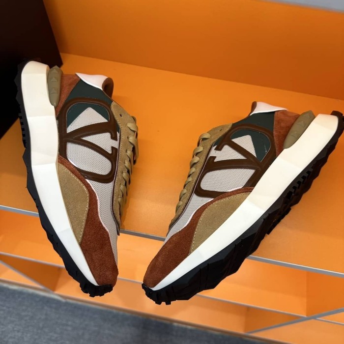 Valentino Garavani Vlogo Pace low-top sneaker in split leather, fabric and calfskin