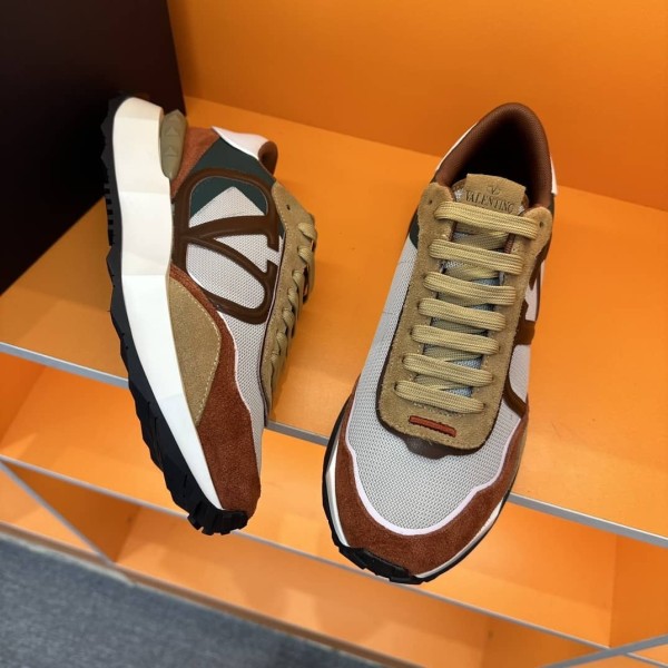 Valentino Garavani Vlogo Pace low-top sneaker in split leather, fabric and calfskin