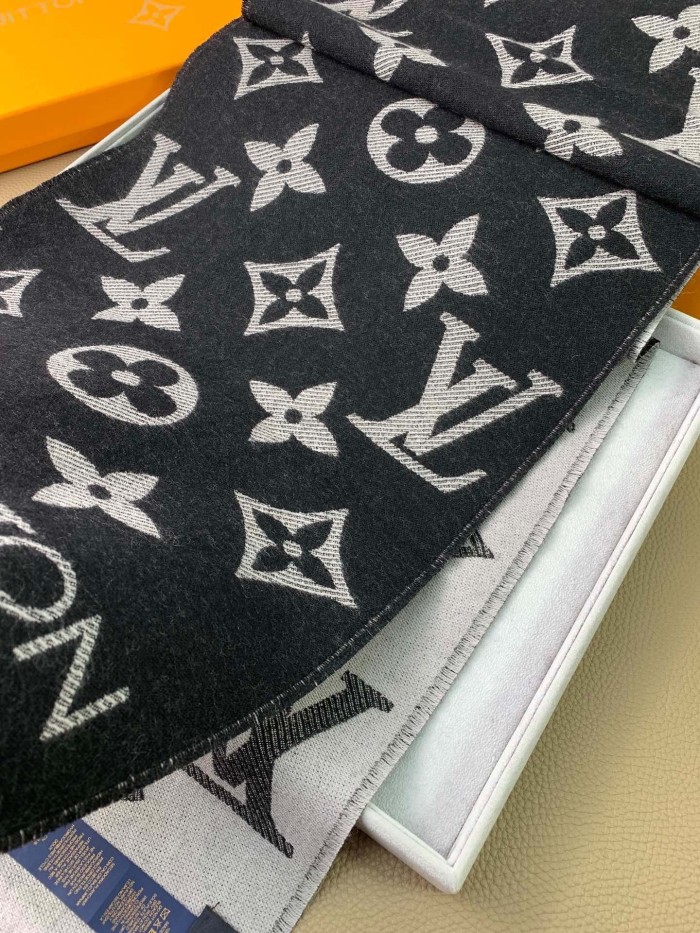 Hat & Scarf Louis Vuitton 5