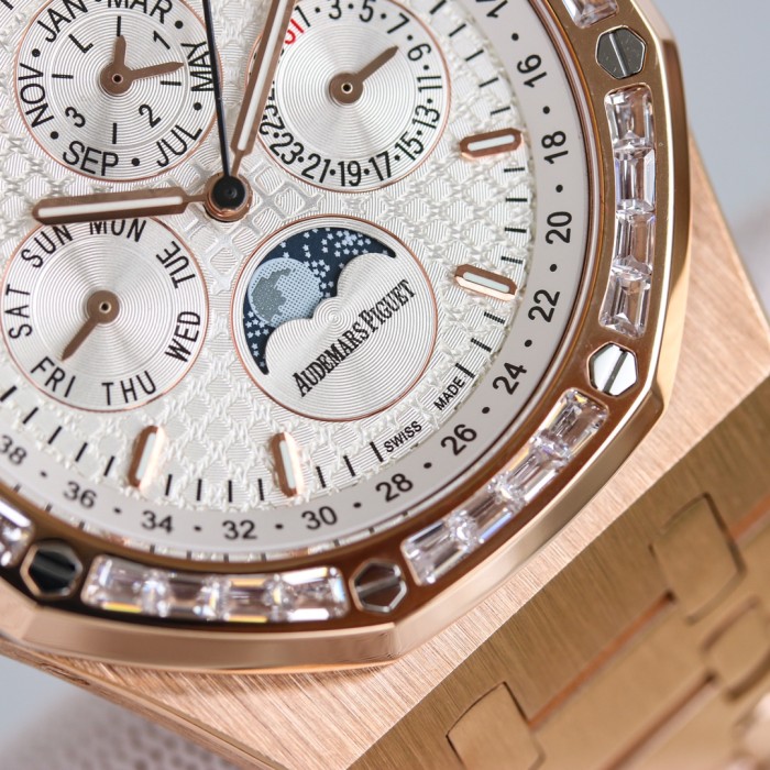 Watches  AudemarsPiguet 323142 size:41*10.4 mm