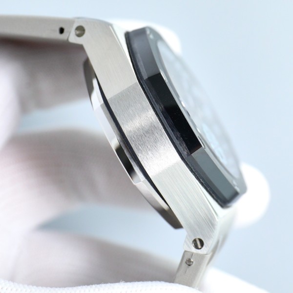 Watches  AudemarsPiguet 323133 size:44*17 mm