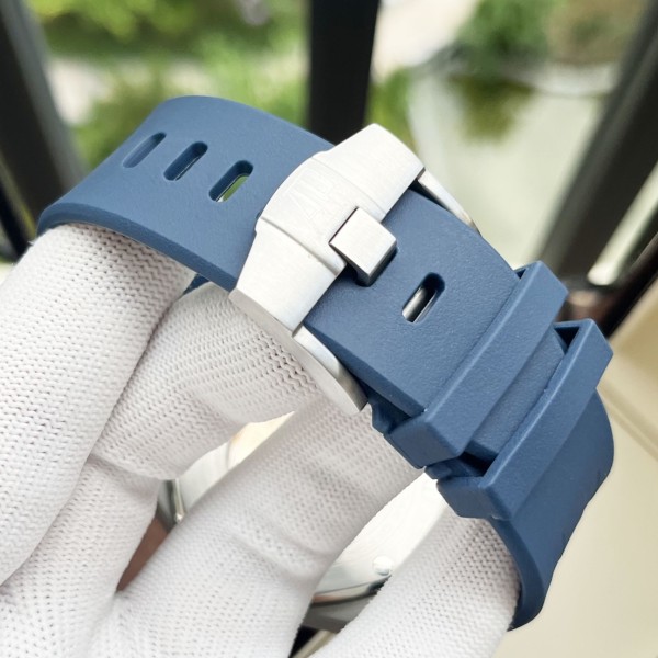 Watches  AudemarsPiguet 323137 size:44*15 mm