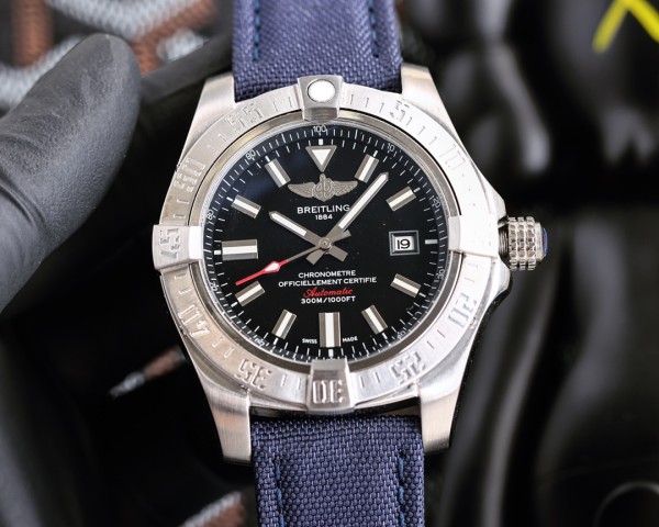 Watches BREITLING 323202 size:43*13 mm