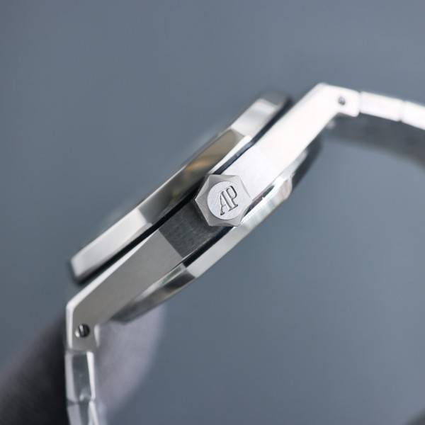 Watches  AudemarsPiguet 323082 size:41*12 mm