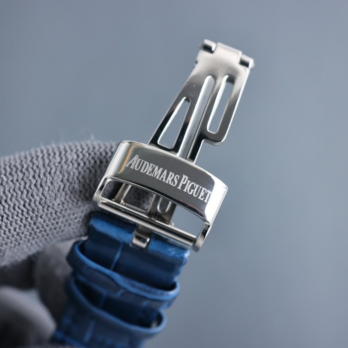 Watches  AudemarsPiguet 323084 size:41*12 mm