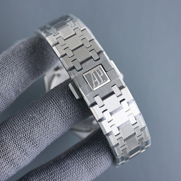 Watches  AudemarsPiguet 323082 size:41*12 mm