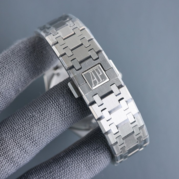 Watches  AudemarsPiguet 323082 size:41*12 mm