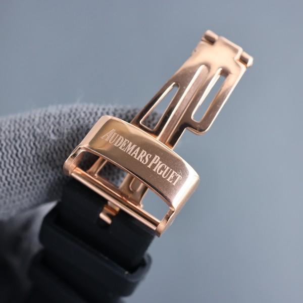Watches  AudemarsPiguet 323083 size:41*12 mm