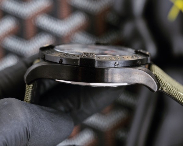 Watches BREITLING 323201 size:43*13 mm