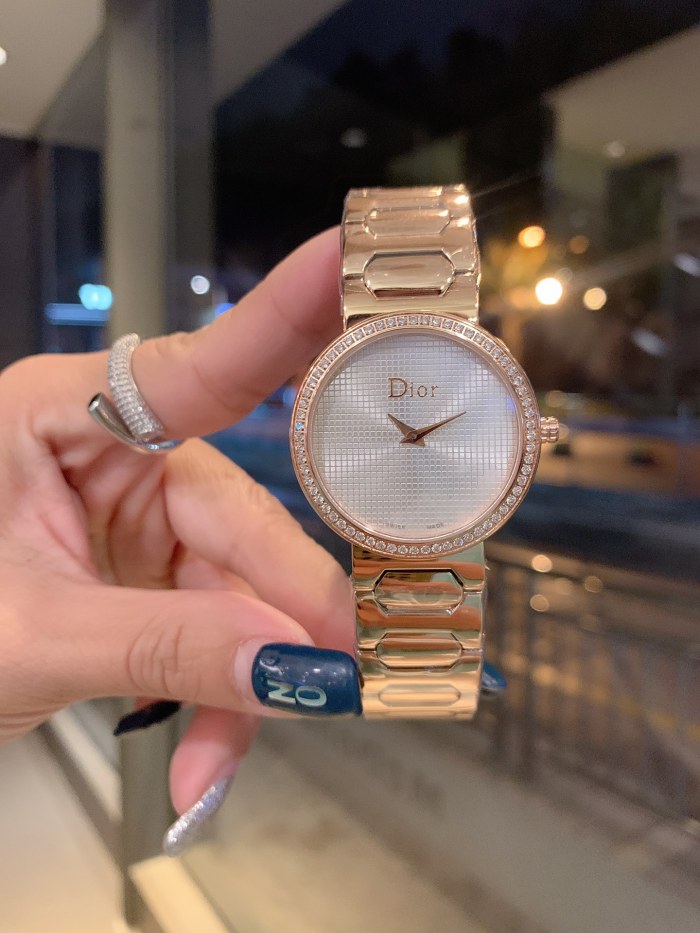 Watches Dior 323372 size:26*32 mm