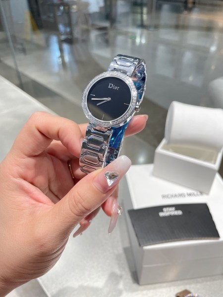 Watches Dior 323423 size:26*32 mm