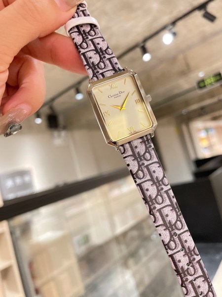 Watches Dior 323441 size:26*32 mm