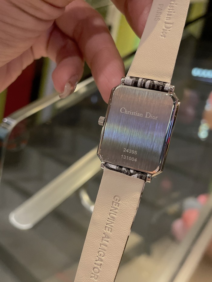 Watches Dior 323376 size:26*32 mm