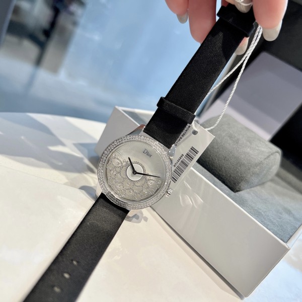 Watches Dior 323392 size:34 mm