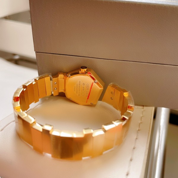 Watches Dior 323403 size:33 mm