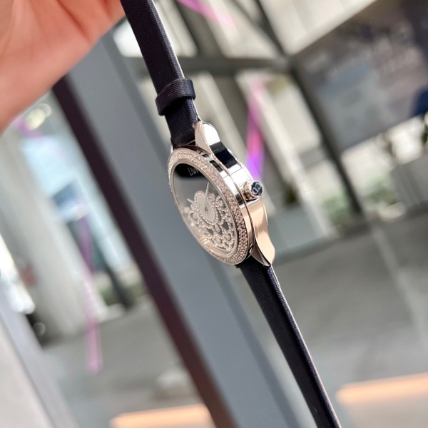 Watches Dior 323392 size:34 mm