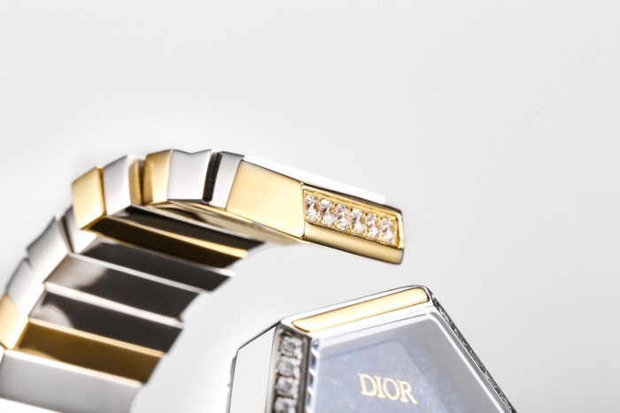 Watches Dior 323459 size:25*27 mm