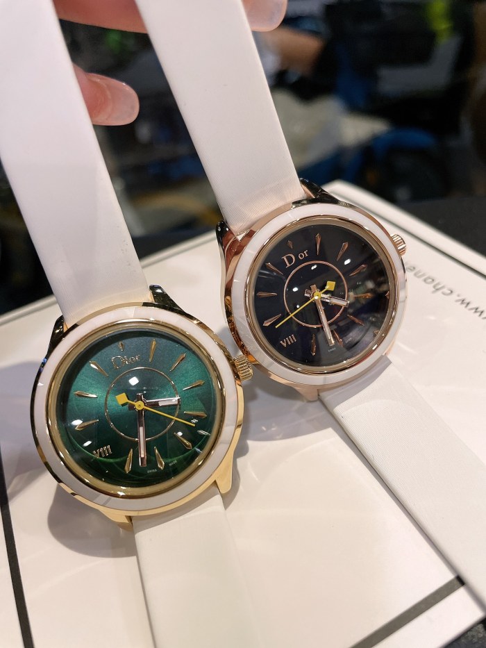 Watches Dior 323412 size:33 mm