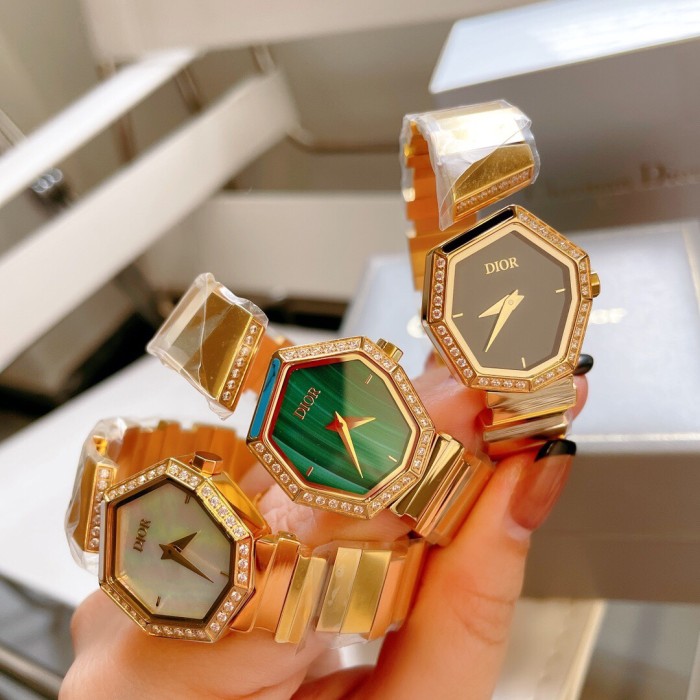 Watches Dior 323403 size:33 mm