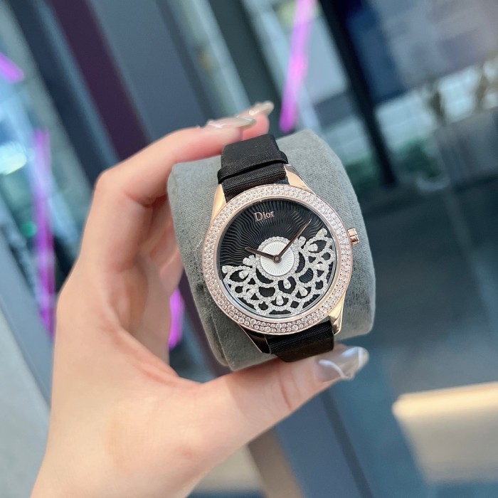 Watches Dior 323394 size:34 mm