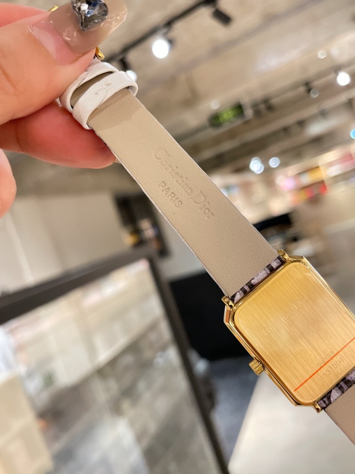 Watches Dior 323442 size:26*32 mm