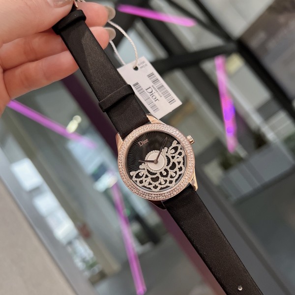 Watches Dior 323394 size:34 mm