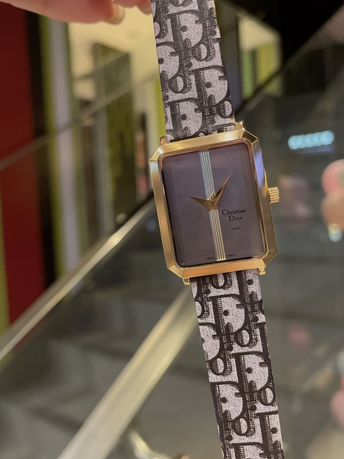 Watches Dior 323377 size:26*32 mm