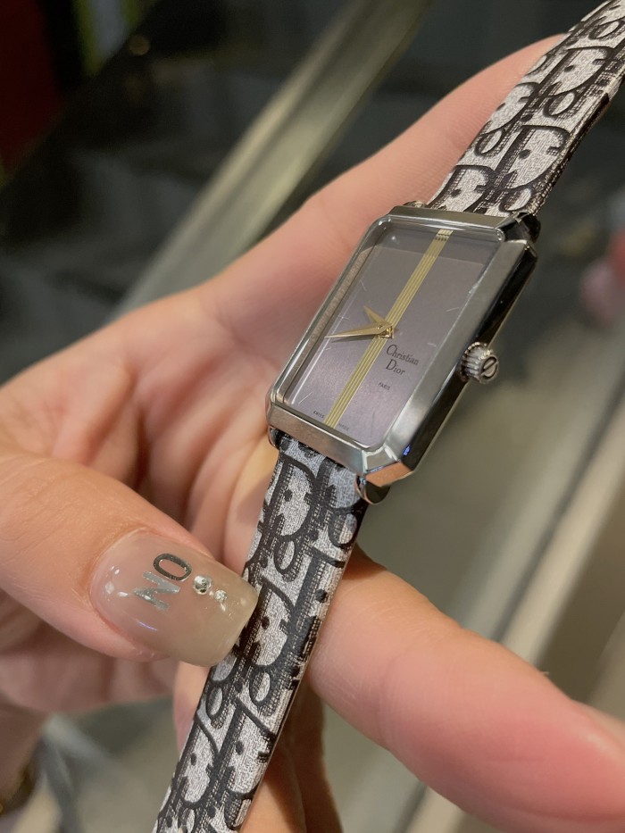 Watches Dior 323376 size:26*32 mm