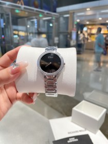 Watches Dior 323423 size:26*32 mm