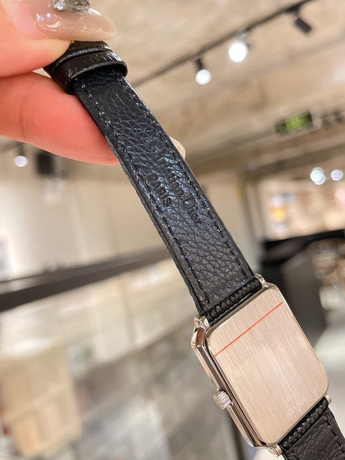 Watches Dior 323429 size:26*32 mm