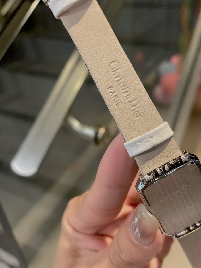 Watches Dior 323376 size:26*32 mm