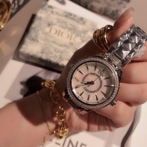 Watches Dior 323387 size:34 mm