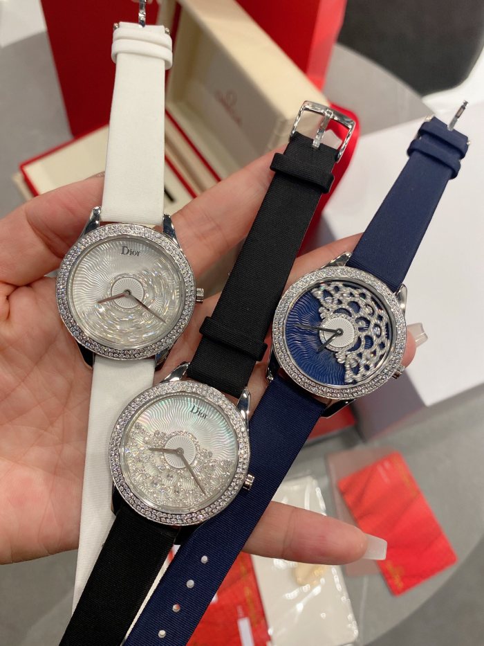 Watches Dior 323389 size:34 mm