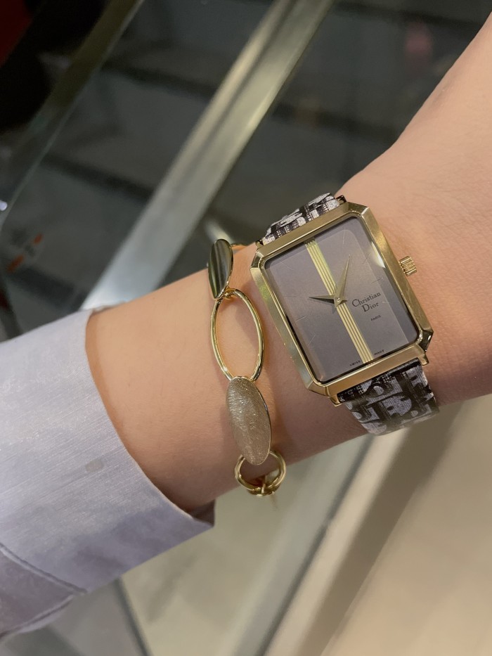 Watches Dior 323377 size:26*32 mm