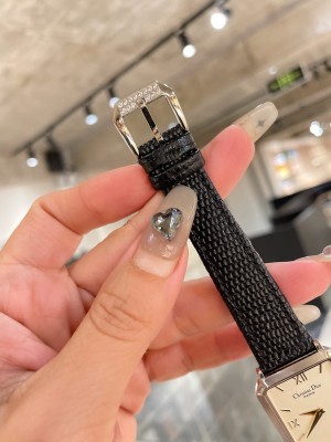 Watches Dior 323429 size:26*32 mm