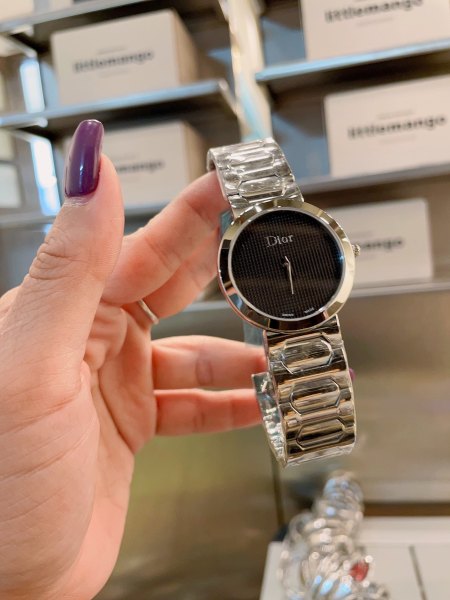 Watches Dior 323437 size:34 mm