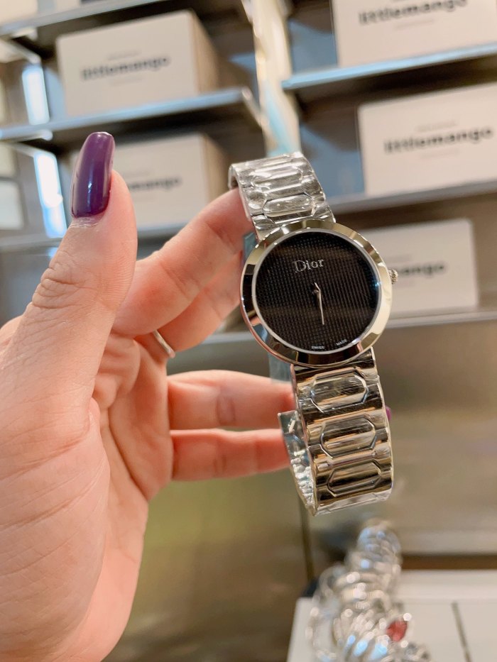 Watches Dior 323437 size:34 mm