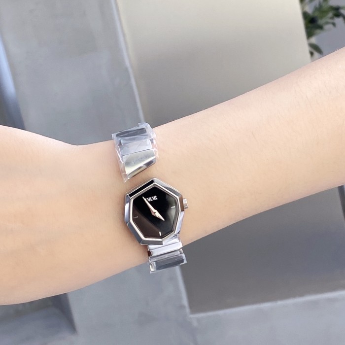 Watches Dior 323417 size:26*32 mm