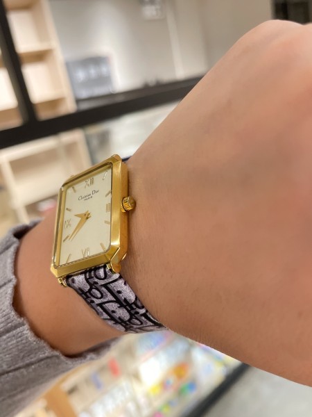 Watches Dior 323428 size:26*32 mm