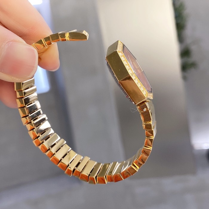 Watches Dior 323409 size:33 mm