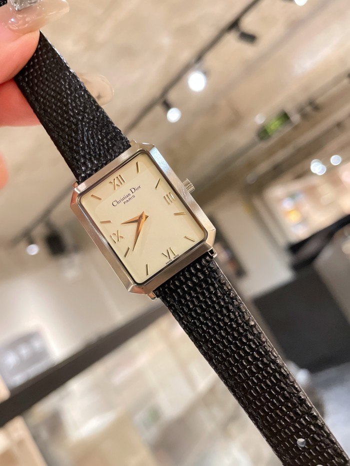 Watches Dior 323429 size:26*32 mm