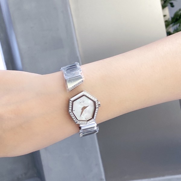 Watches Dior 323417 size:26*32 mm